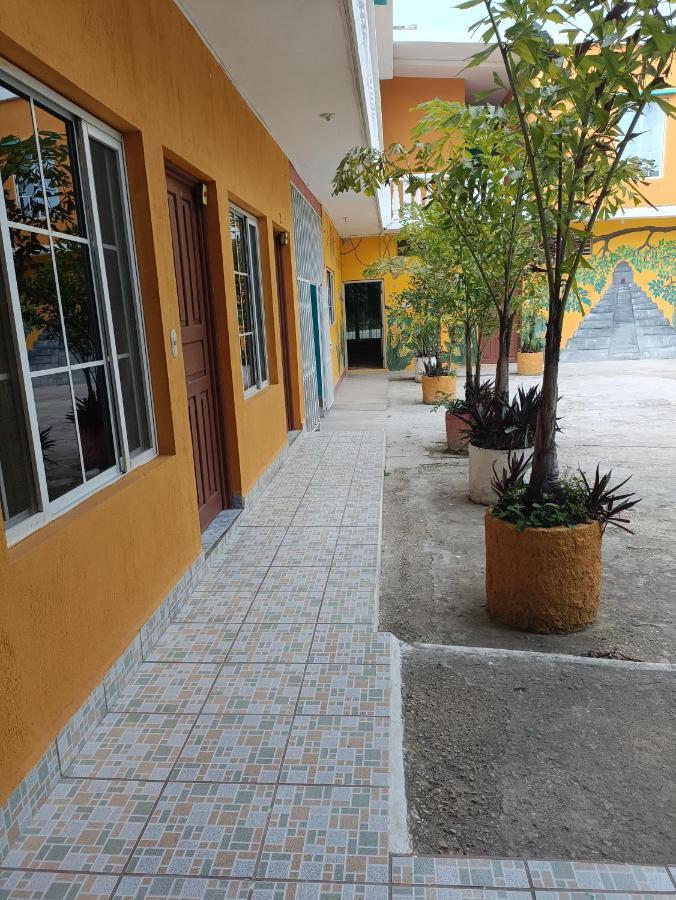 Hotel Y Restaurante Casa Jardines San Benito Exterior foto